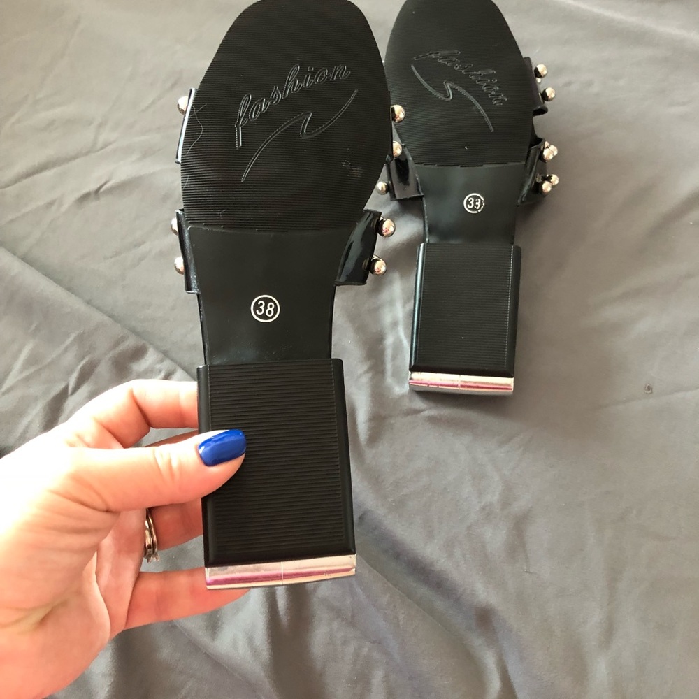 Sandals - Picture 4 of 4